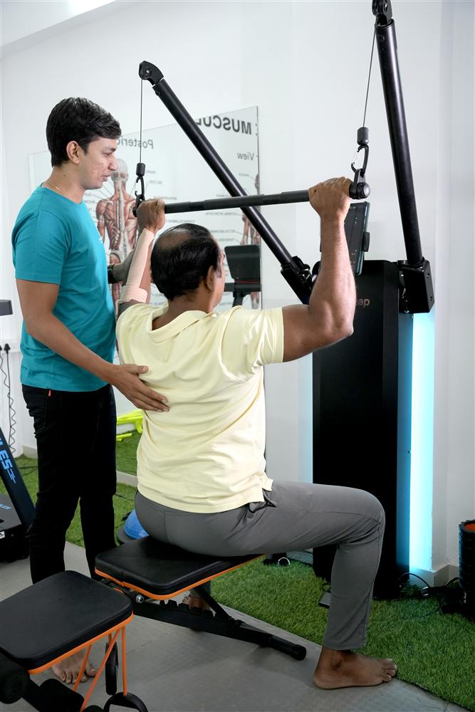 Patient training on the Aeroleap equipment with therapist supervision